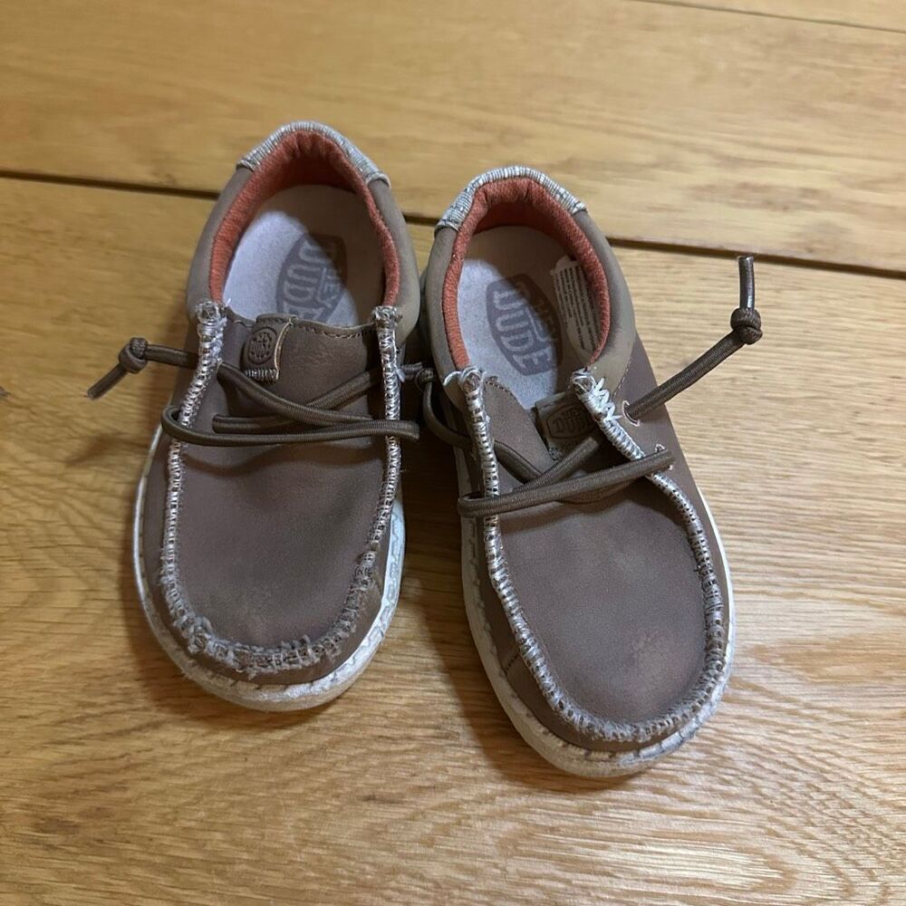 Hey dude toddler 8 Wally t craft leather